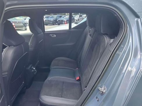 Used 2023 Volvo XC40 B5 Plus w/ Climate Package AWD/4WD image 6