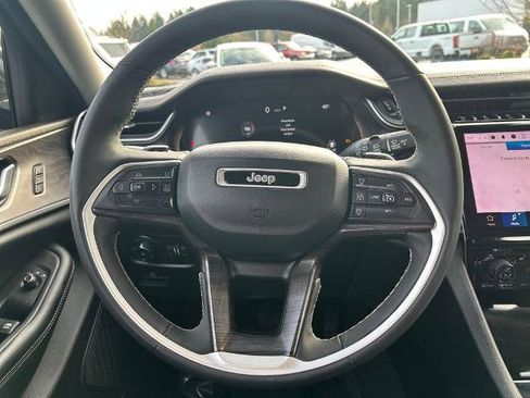 Used 2023 Jeep Grand Cherokee Limited w/ Luxury Tech Group II image 11