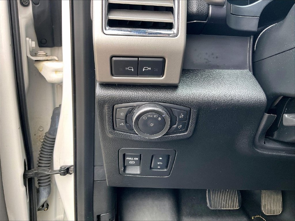 Used 2016 Ford F150 Lariat w/ Equipment Group 501A Mid AWD/4WD image 25