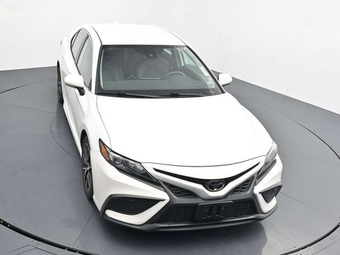 Used 2024 Toyota Camry SE FWD image 10