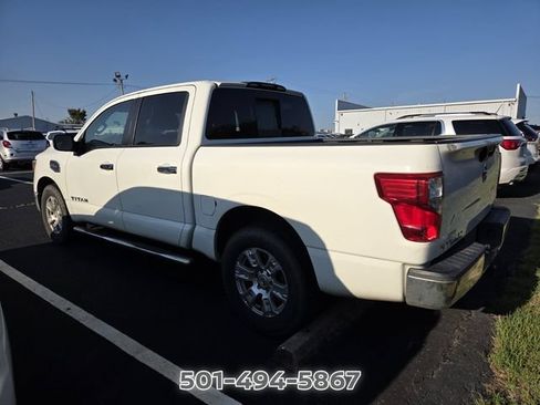 Used 2017 Nissan Titan SV RWD image 6