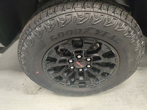 New 2026 GMC Canyon Elevation w/ Convenience Package image 3