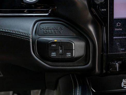 Used 2025 RAM 3500 Limited AWD/4WD image 24