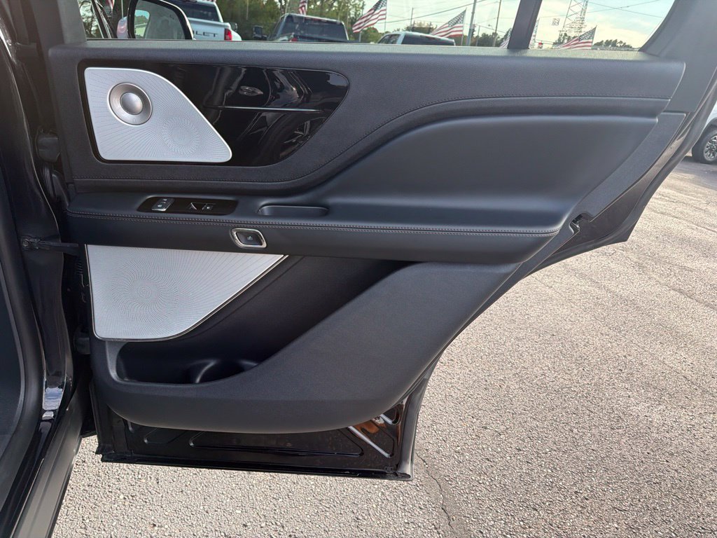 Used 2026 Lincoln Aviator Reserve AWD/4WD image 39