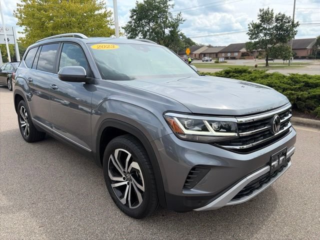 Used 2023 Volkswagen Atlas SEL AWD/4WD image 2