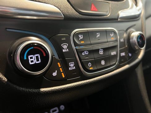 Used 2019 Chevrolet Equinox LT image 28