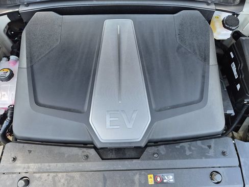 Certified 2024 Kia EV6 Light AWD/4WD image 17