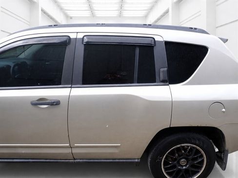 Used 2009 Jeep Compass Sport AWD/4WD image 28