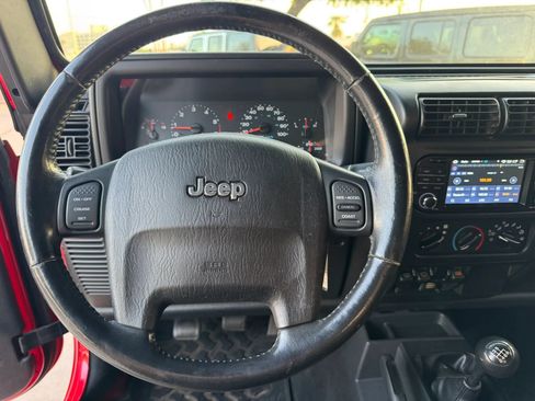 Used 2005 Jeep Wrangler Rubicon AWD/4WD image 18