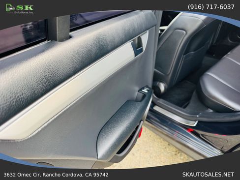 Used 2012 Mercedes-Benz C 250 Sedan image 27