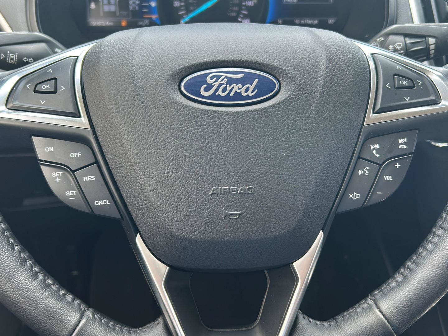 Used 2023 Ford Edge SEL AWD/4WD image 11