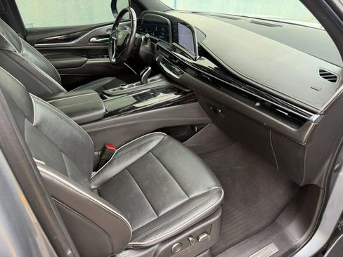 Used 2021 Cadillac Escalade ESV Sport w/ Driver Assist Tech Package image 28