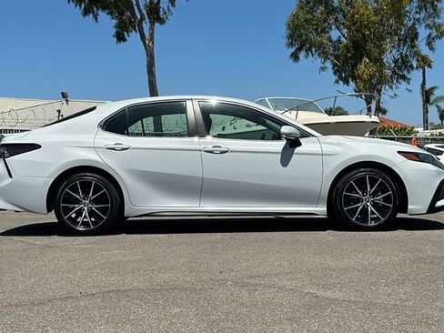 Used 2024 Toyota Camry SE w/ Blackout Package (TMS) FWD image 3