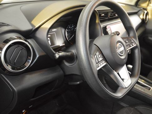 Used 2024 Nissan Kicks SV image 27