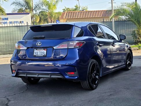 Used 2015 Lexus CT 200h w/ Navigation Package FWD image 4