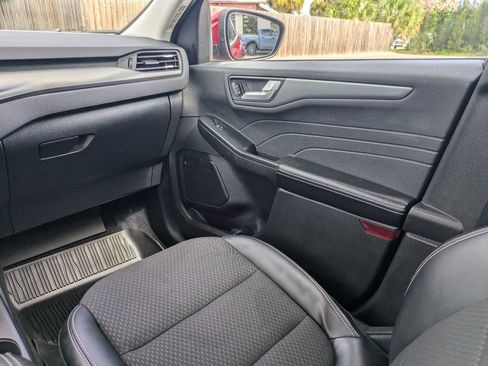 Certified 2023 Ford Escape SE FWD image 17