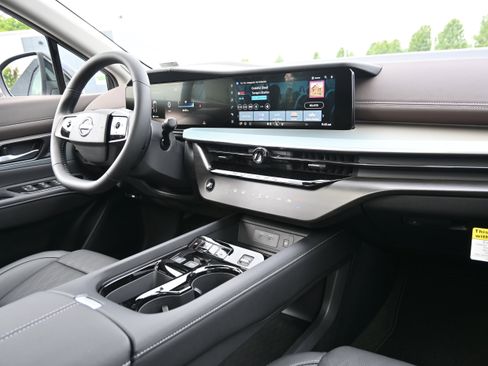 New 2025 Nissan Murano Platinum w/ Cargo Package AWD/4WD image 17