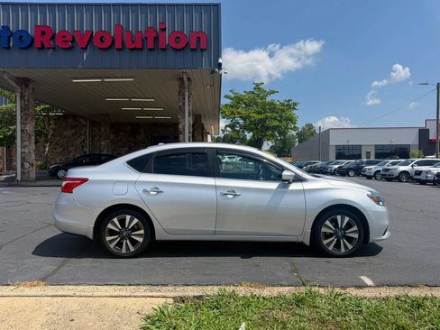 Used 2019 Nissan Sentra SV w/ Special Edition Package FWD image 8
