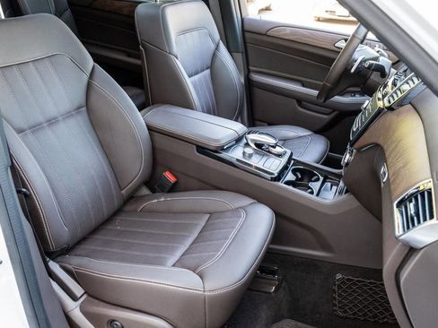 Used 2018 Mercedes-Benz GLS 450 4MATIC image 28