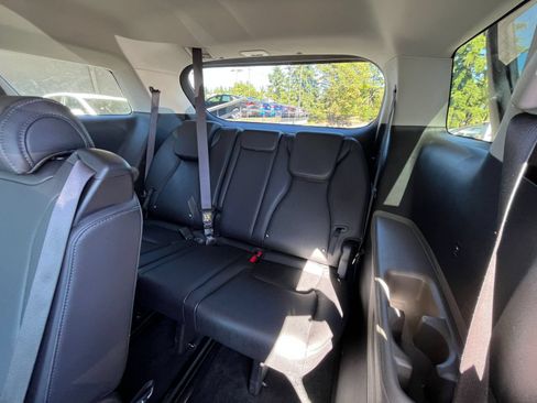 Used 2026 Kia Carnival FWD image 26