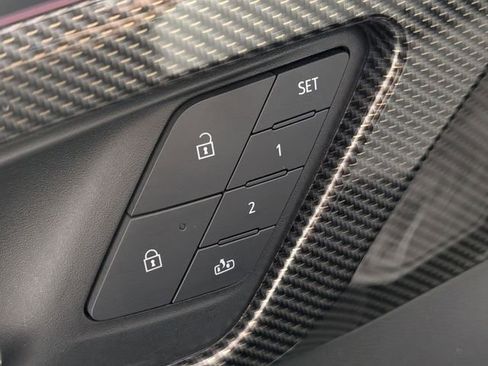 Used 2024 Chevrolet Traverse RS image 11