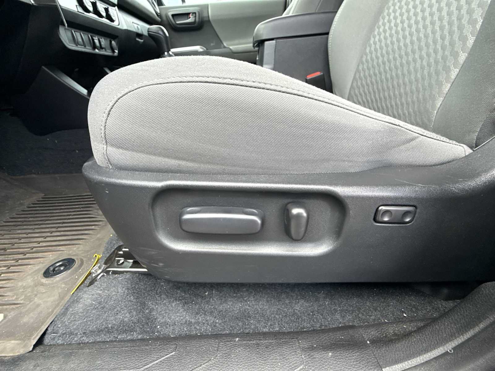 Used 2021 Toyota Tacoma SR5 RWD image 13