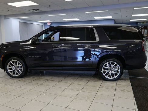 New 2026 Chevrolet Suburban High Country AWD/4WD image 2