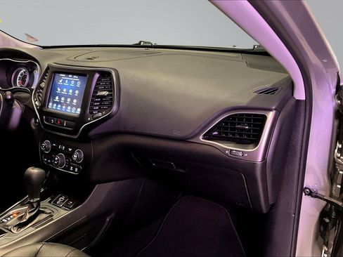 Used 2021 Jeep Cherokee Latitude Lux w/ Sun & Sound Group FWD image 25