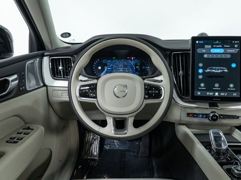 New 2026 Volvo XC60 T8 Ultra image 17