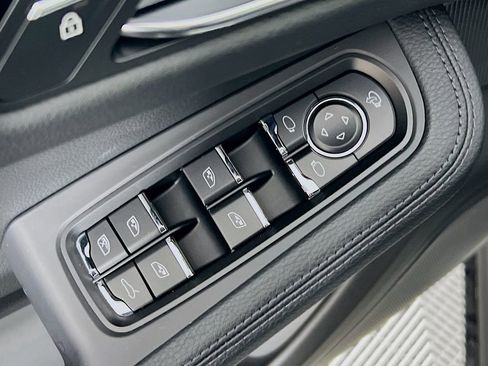 New 2026 Porsche Macan AWD/4WD image 20
