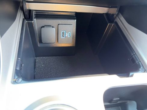 Used 2023 Ford Explorer XLT w/ Equipment Group 202A AWD/4WD image 27