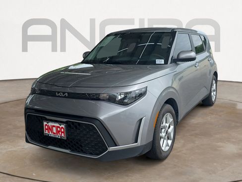 Certified 2025 Kia Soul LX w/ LX Technology Package FWD image 4
