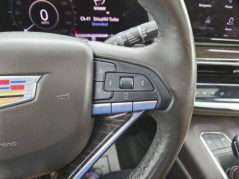 Used 2021 Cadillac Escalade Premium Luxury AWD/4WD image 20