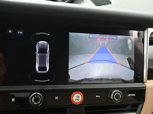Certified 2025 Porsche Macan image 18