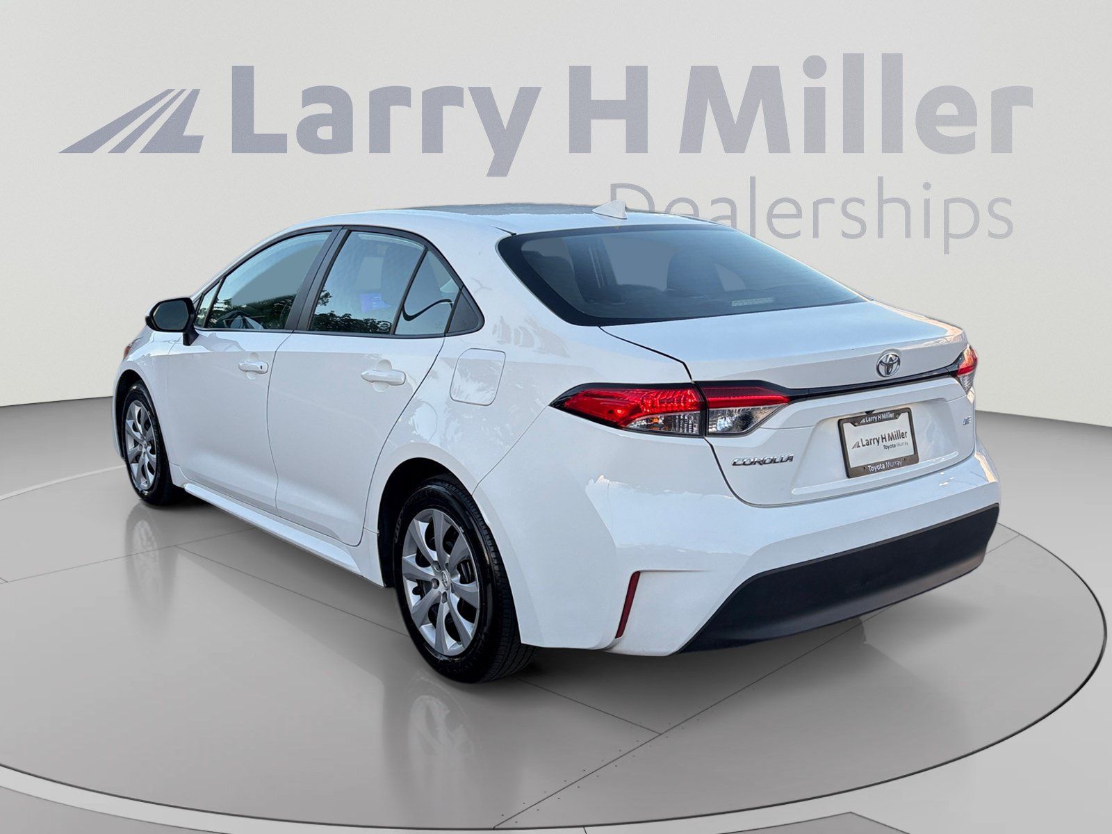 Used 2024 Toyota Corolla LE FWD image 3