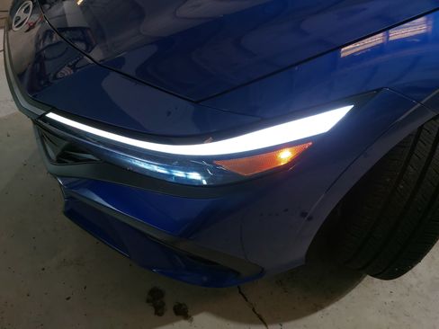 Certified 2024 Hyundai Elantra SEL FWD image 33