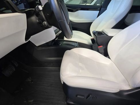 Used 2020 Tesla Model X image 13