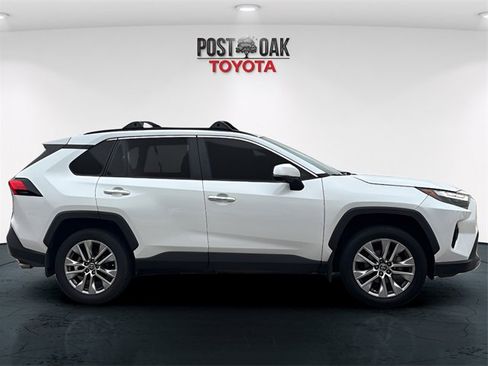 Used 2024 Toyota RAV4 Limited w/ Advanced Technology Package image 8