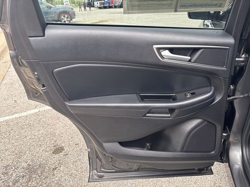Used 2017 Ford Edge SEL w/ Equipment Group 201A AWD/4WD image 38