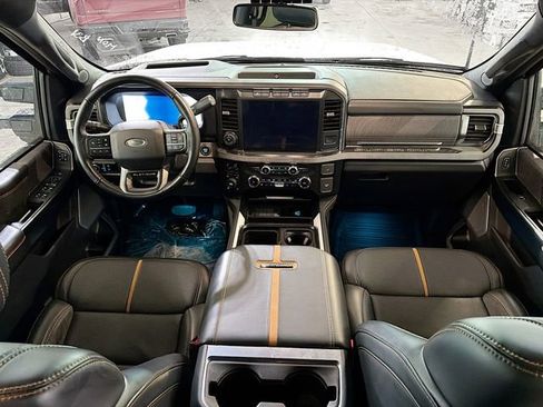 Used 2023 Ford F250 Platinum image 10