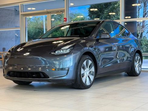 Used 2021 Tesla Model Y Long Range AWD/4WD image 3