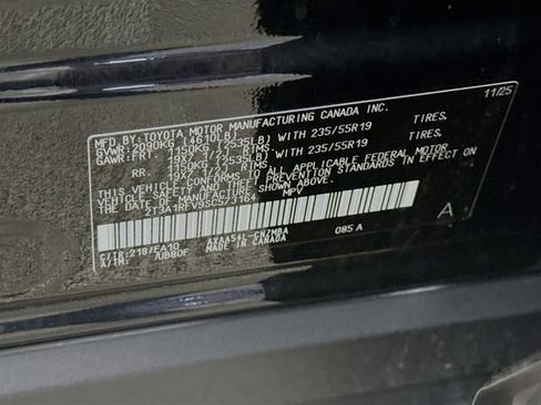 Used 2025 Toyota RAV4 XLE Premium w/ Weather Package AWD/4WD image 33