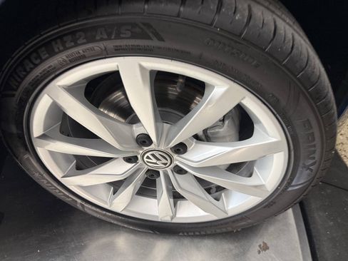 Used 2017 Volkswagen Golf SEL FWD image 30