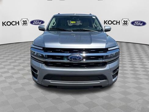 Used 2023 Ford Expedition Max Limited AWD/4WD image 2