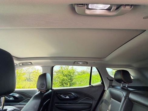 Used 2024 GMC Terrain AT4 w/ LPO, Floor Liner Package AWD/4WD image 29