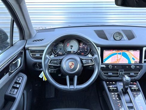 Used 2022 Porsche Macan S AWD/4WD image 19