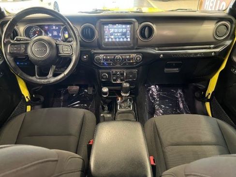 Used 2023 Jeep Wrangler Unlimited w/ Cold Weather Group AWD/4WD image 10