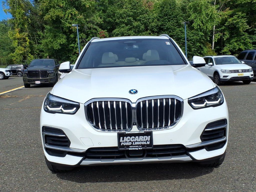 Used 2022 BMW X5 xDrive45e AWD/4WD image 2