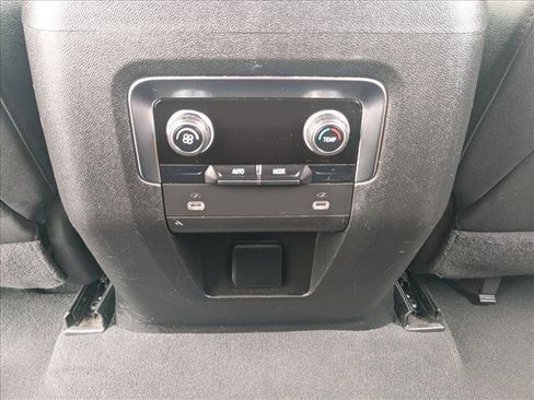 Used 2024 Chevrolet Suburban RST image 18