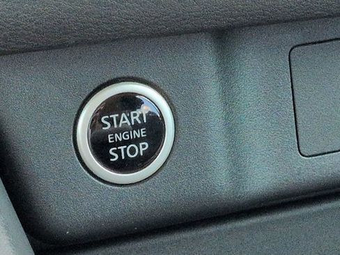 Used 2023 Nissan Rogue SL w/ SL Premium Package image 31